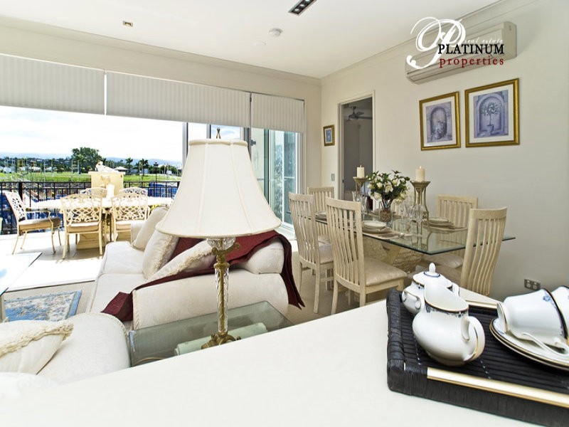 3202/3030 The Boulevard, Carrara QLD 4211