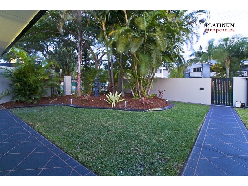 35 Clam Street, Runaway Bay QLD 4216