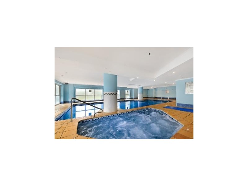 1 Hughes Avenue, Main Beach QLD 4217