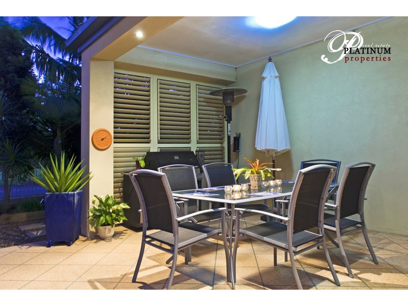 1 Lagos Court, Runaway Bay QLD 4216