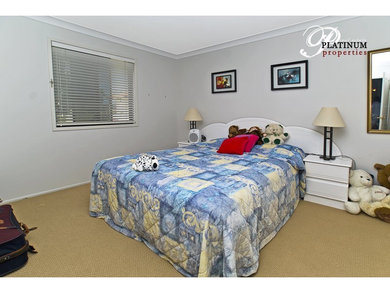 25 Tanzen Drive, Arundel QLD 4214