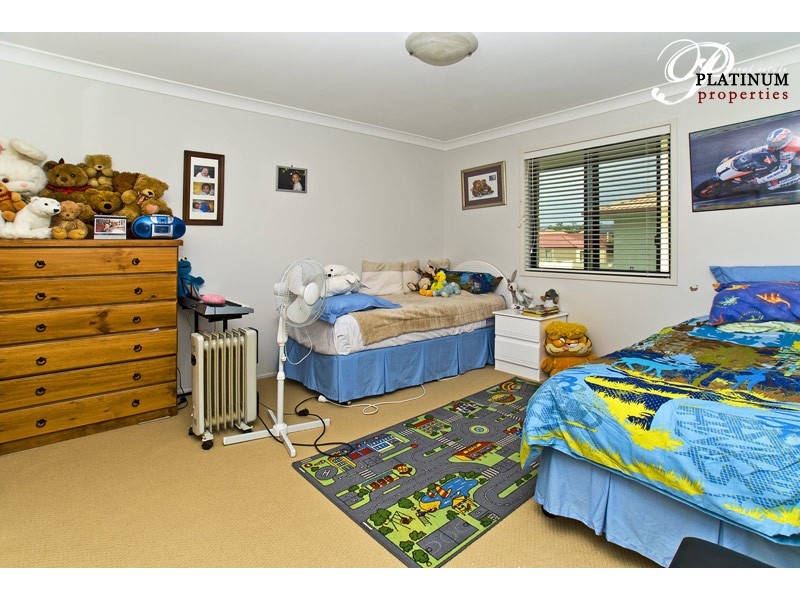 25 Tanzen Drive, Arundel QLD 4214