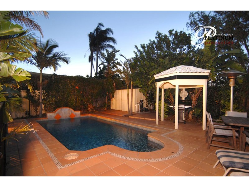 138 Paradise Parade, Paradise Point QLD 4216