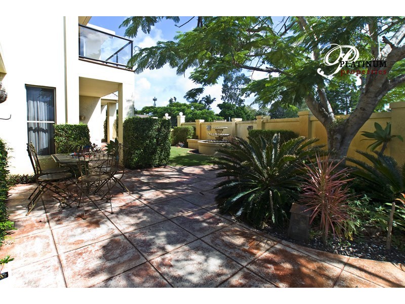 138 Paradise Parade, Paradise Point QLD 4216