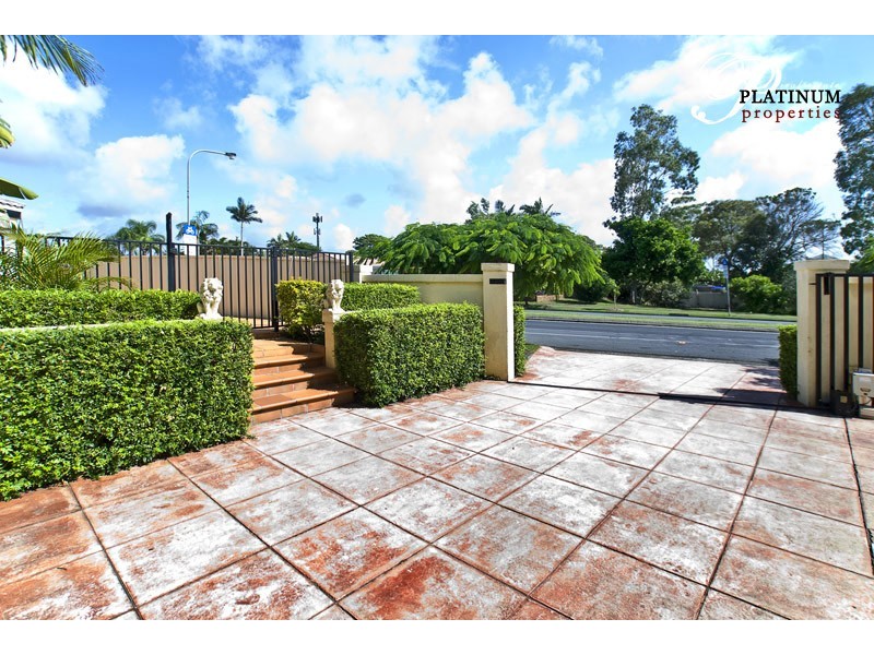 138 Paradise Parade, Paradise Point QLD 4216