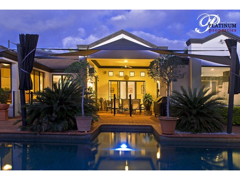 14 Kilbreck Street, Benowa Waters QLD 4217