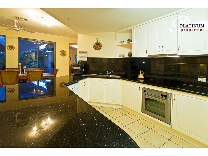 14 Kilbreck Street, Benowa Waters QLD 4217