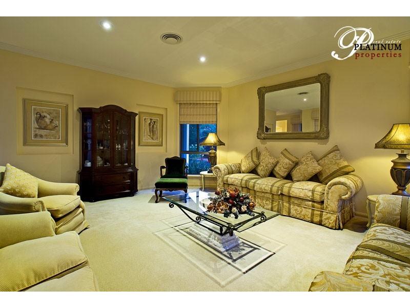 14 Kilbreck Street, Benowa Waters QLD 4217