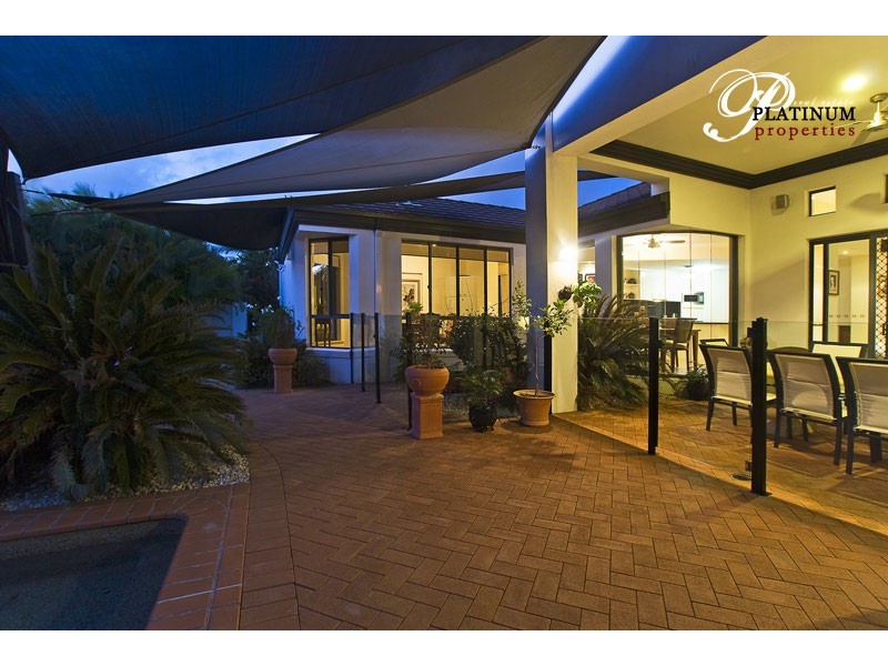 14 Kilbreck Street, Benowa Waters QLD 4217