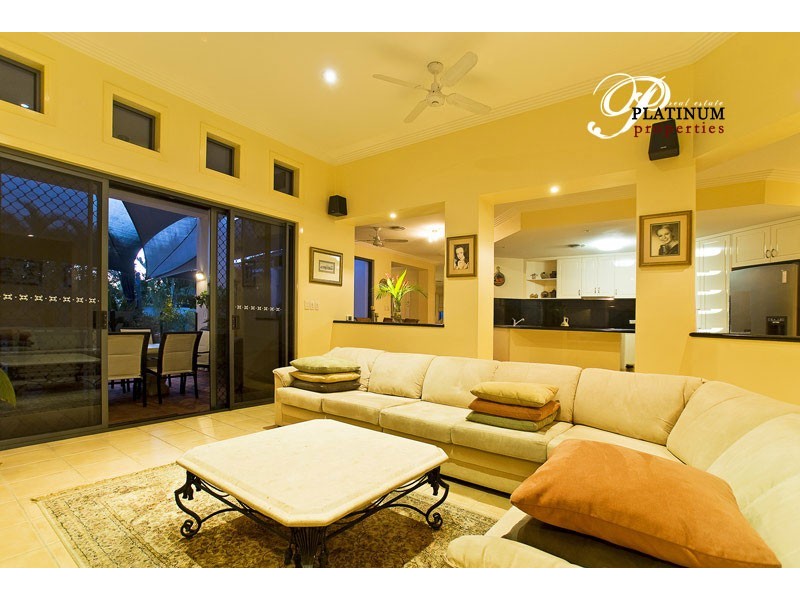 14 Kilbreck Street, Benowa Waters QLD 4217