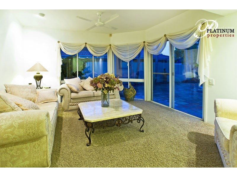 91 Cabana Bvd, Benowa Waters QLD 4217