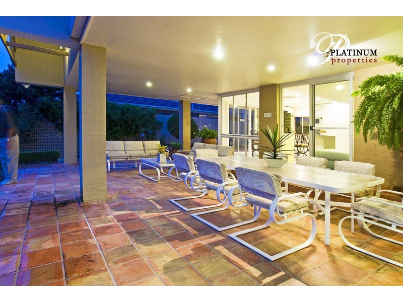 91 Cabana Bvd, Benowa Waters QLD 4217