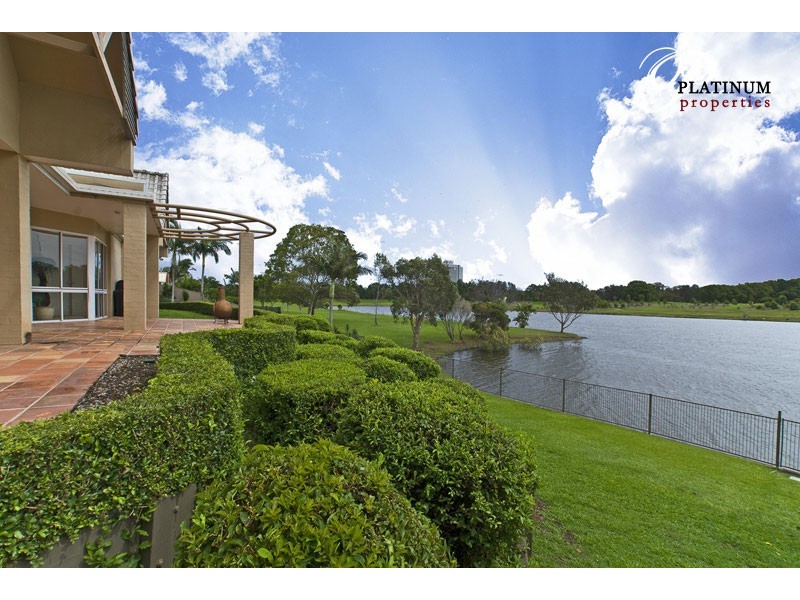 91 Cabana Bvd, Benowa Waters QLD 4217