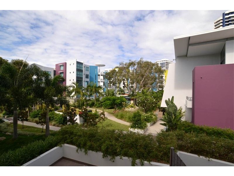 28 Bayview Street, Runaway Bay QLD 4216