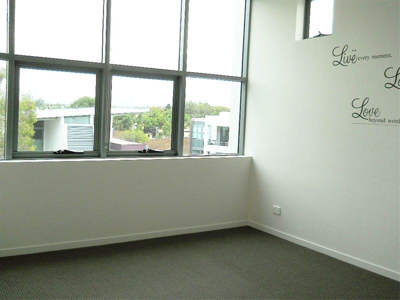 28 Bayview Street, Runaway Bay QLD 4216