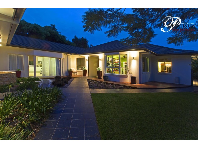 32 River Cove Place, Helensvale QLD 4212