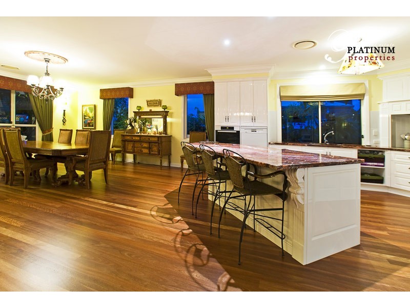 32 River Cove Place, Helensvale QLD 4212