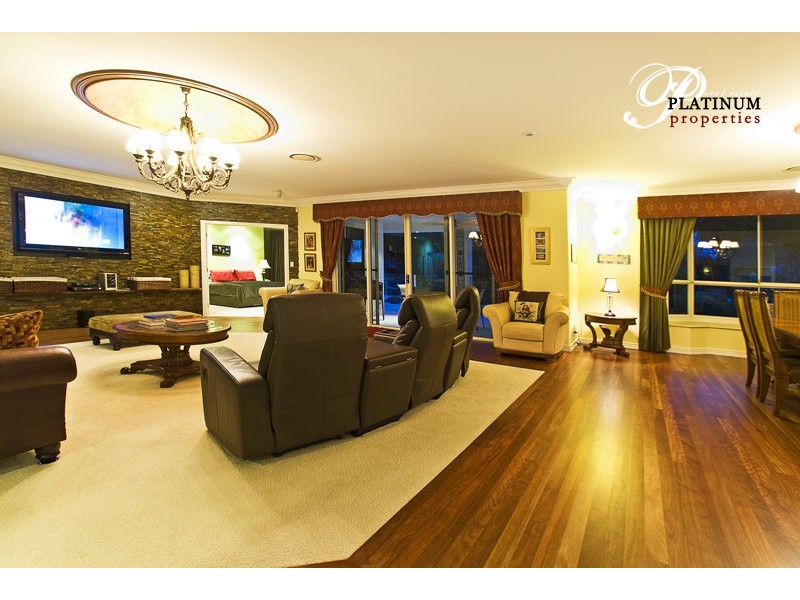 32 River Cove Place, Helensvale QLD 4212