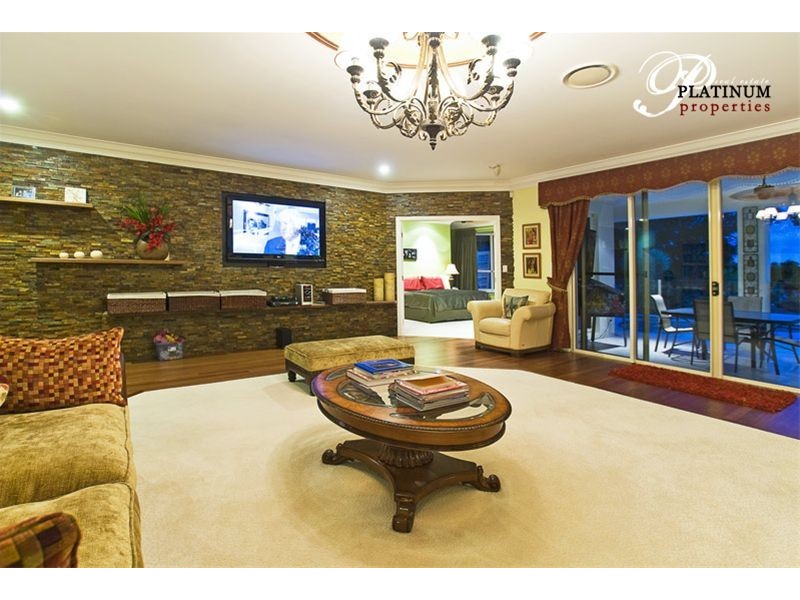 32 River Cove Place, Helensvale QLD 4212