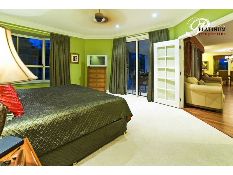 32 River Cove Place, Helensvale QLD 4212