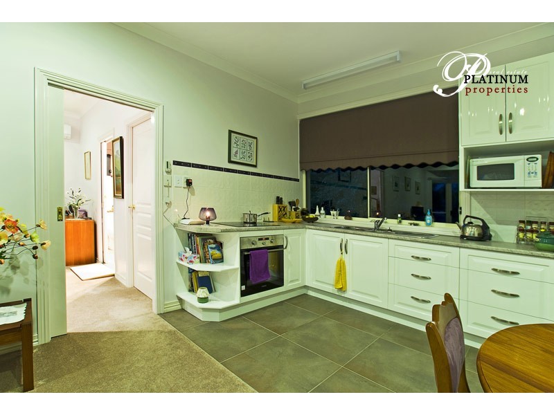 32 River Cove Place, Helensvale QLD 4212