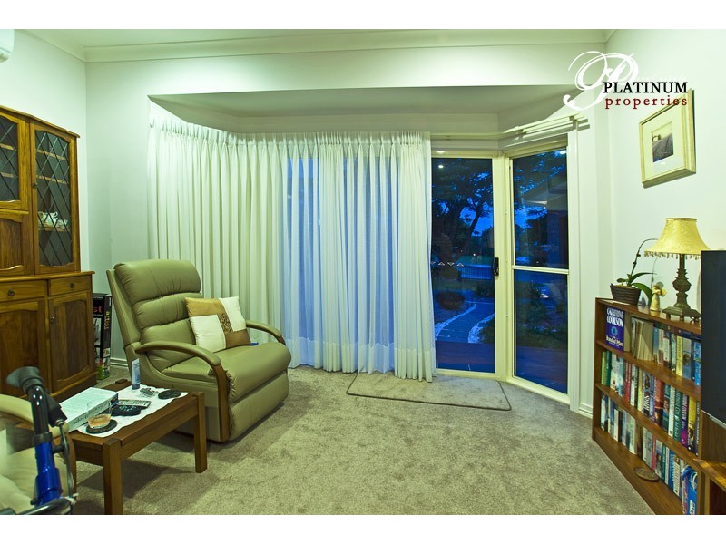 32 River Cove Place, Helensvale QLD 4212