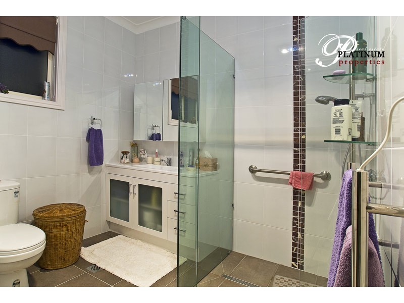 32 River Cove Place, Helensvale QLD 4212