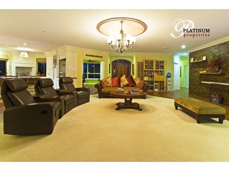 32 River Cove Place, Helensvale QLD 4212