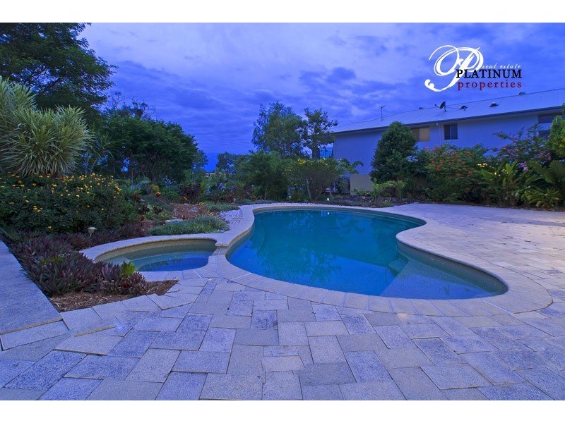 32 River Cove Place, Helensvale QLD 4212