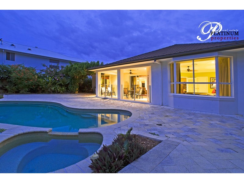 32 River Cove Place, Helensvale QLD 4212