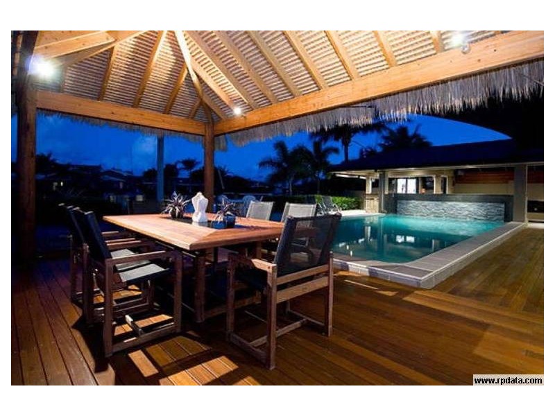 345 Bayview Street, Runaway Bay QLD 4216