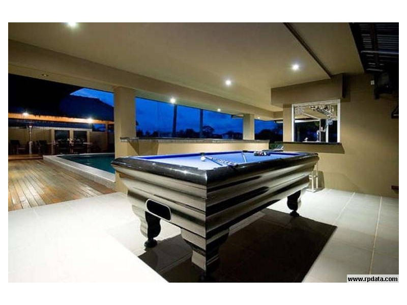 345 Bayview Street, Runaway Bay QLD 4216