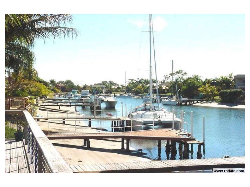 345 Bayview Street, Runaway Bay QLD 4216