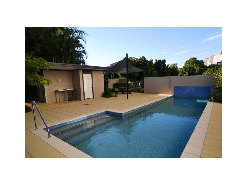 10/12 Bayview Street, Runaway Bay QLD 4216