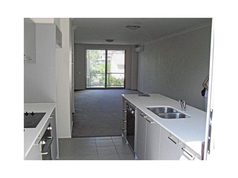 10/12 Bayview Street, Runaway Bay QLD 4216