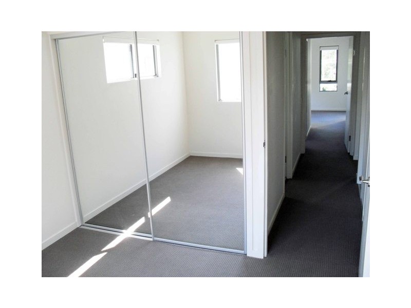 10/12 Bayview Street, Runaway Bay QLD 4216