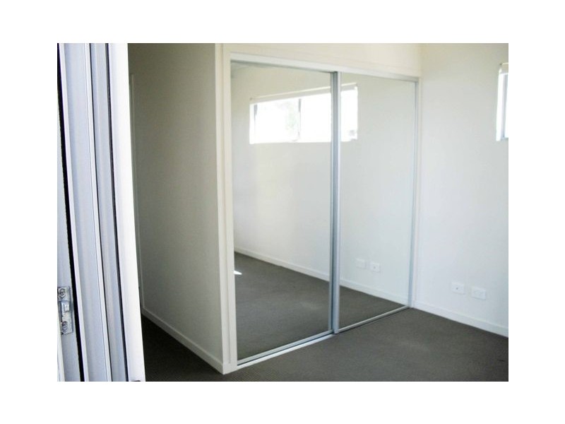 10/12 Bayview Street, Runaway Bay QLD 4216