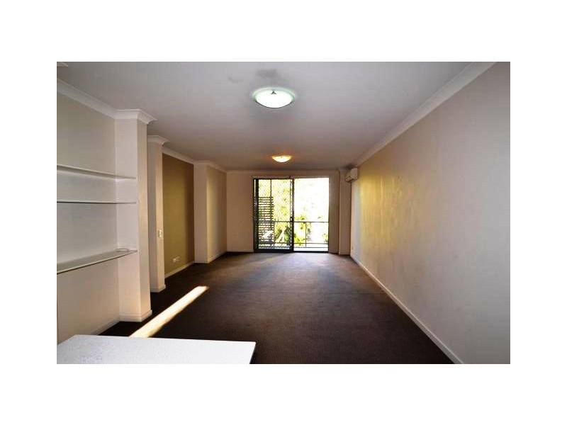 10/12 Bayview Street, Runaway Bay QLD 4216