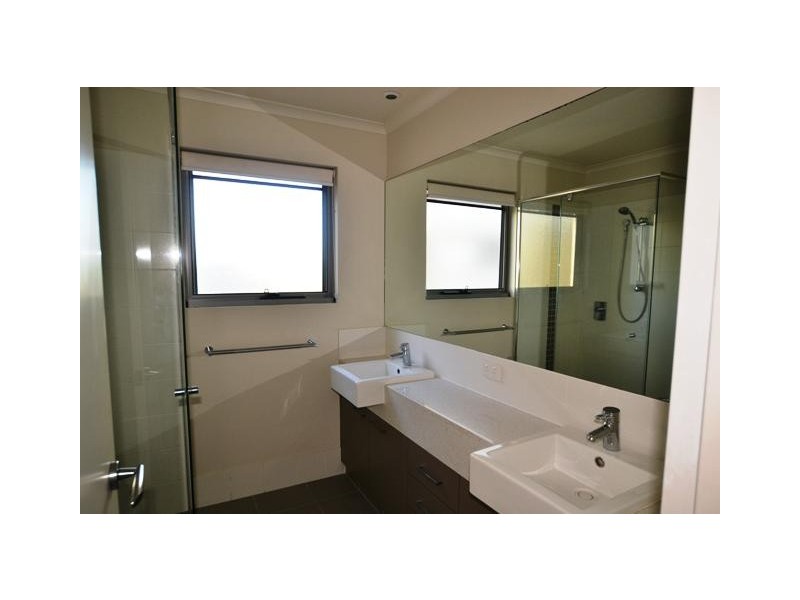 10/12 Bayview Street, Runaway Bay QLD 4216