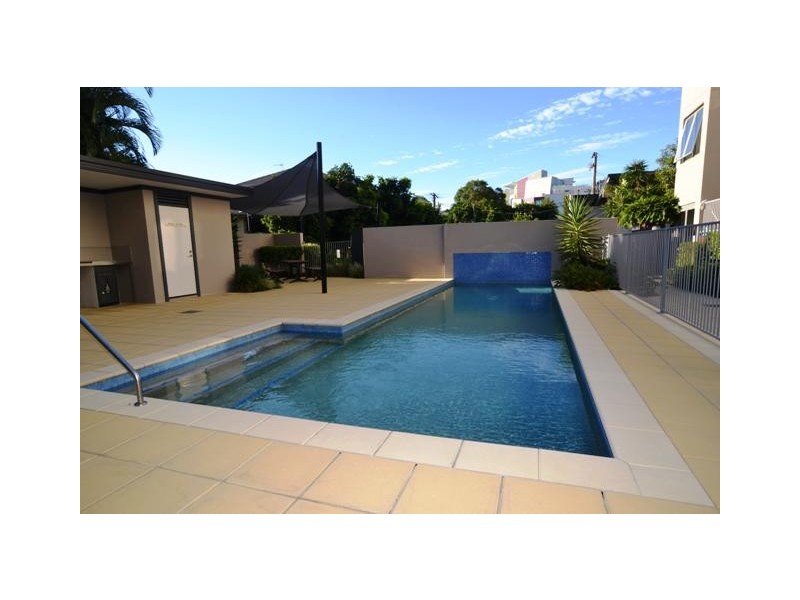 10/12 Bayview Street, Runaway Bay QLD 4216