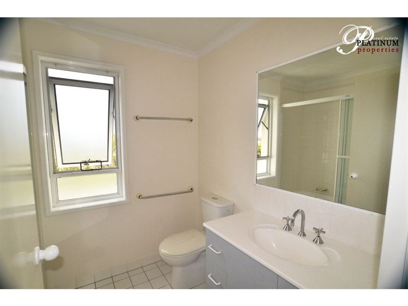 11/1 Poinsettia Ave, Hollywell QLD 4216