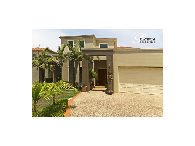 8390 Magnolia Drive East, Hope Island QLD 4212