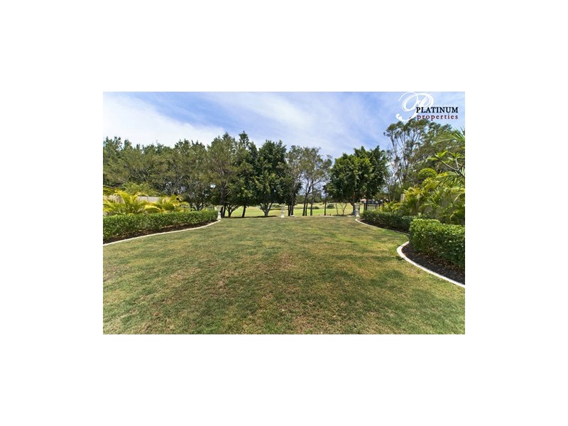 8390 Magnolia Drive East, Hope Island QLD 4212