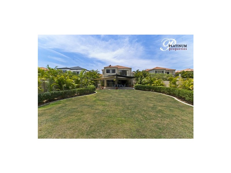 8390 Magnolia Drive East, Hope Island QLD 4212