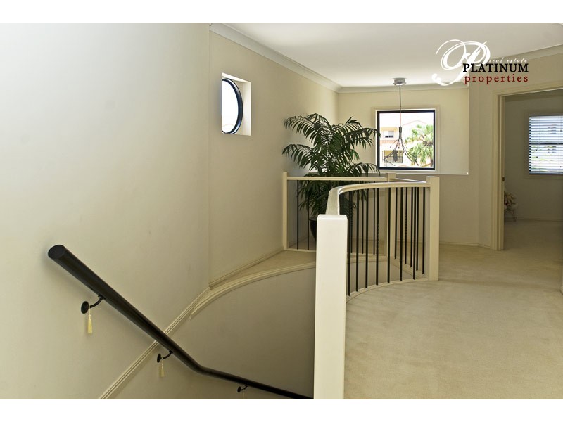 8390 Magnolia Drive East, Hope Island QLD 4212