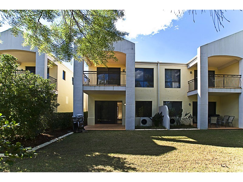 8869 Magnolia Drive East, Hope Island QLD 4212