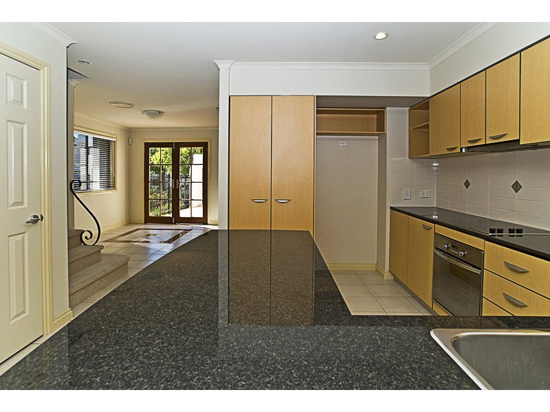 8869 Magnolia Drive East, Hope Island QLD 4212