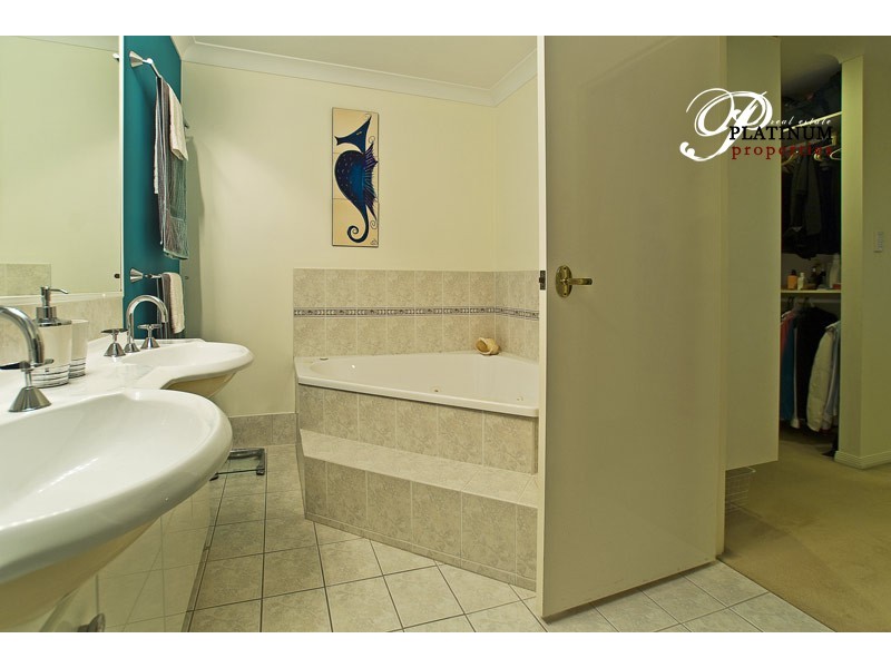 37/3 Lee Road, Runaway Bay QLD 4216