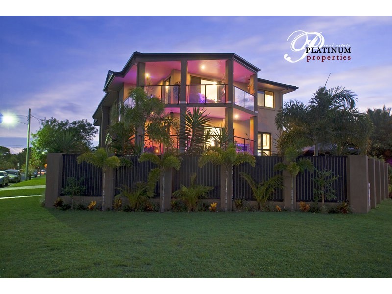 1/1 Oleander Avenue, Biggera Waters QLD 4216