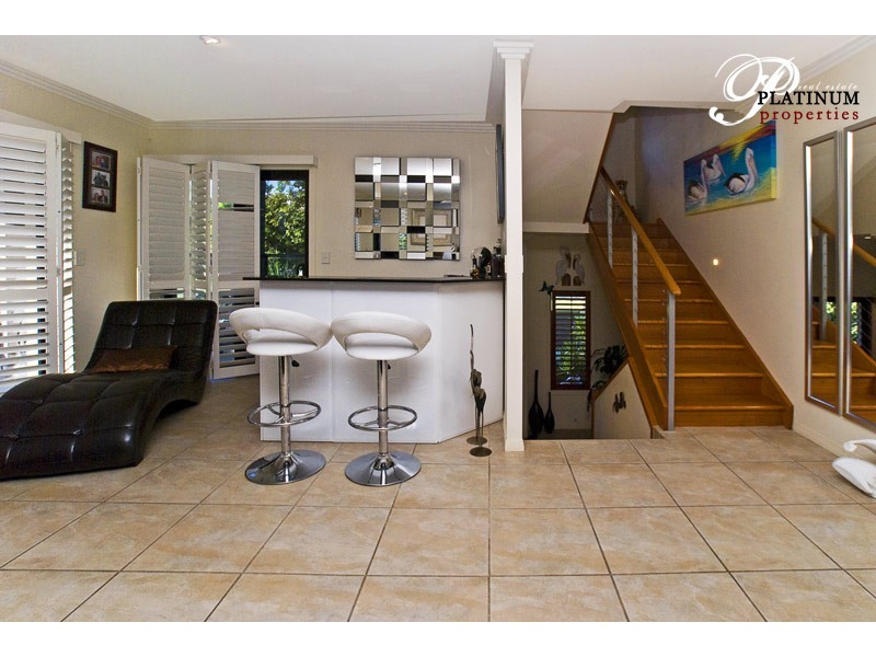 1/1 Oleander Avenue, Biggera Waters QLD 4216